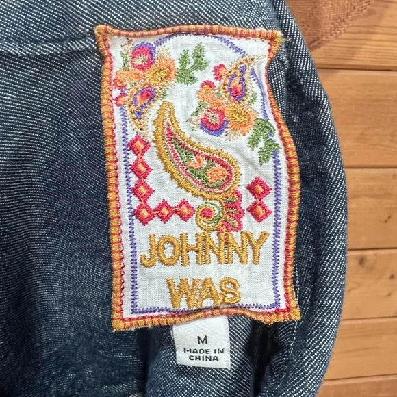 Johnny Was Zipup Shirt Tunic Denim Blue Embroidered Floral Horse Equine Medium - Picture 10 of 12